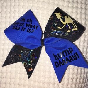 Hump Day Cheer Bow